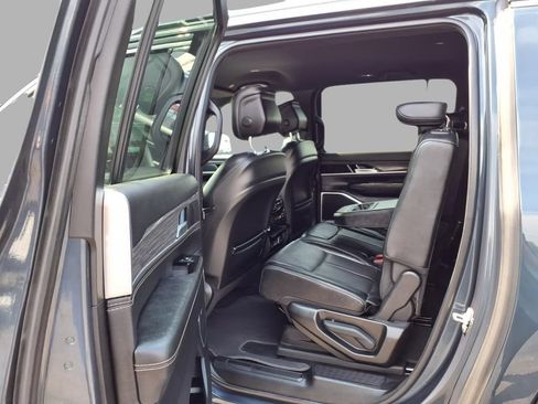 Certified 2024 Jeep Wagoneer L Series III w/ Flexible Seating Group AWD/4WD image 26