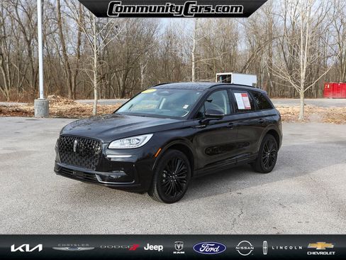 Certified 2023 Lincoln Corsair Reserve w/ Equipment Group 202A image 2