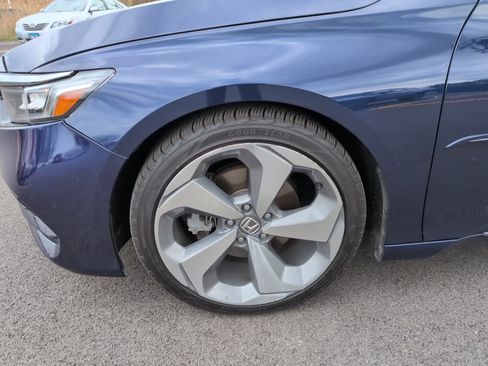 Used 2018 Honda Accord Touring image 9