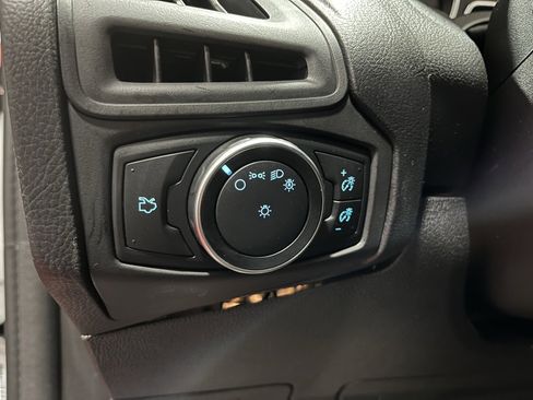 Used 2018 Ford Focus SE image 22