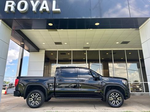 Used 2025 GMC Sierra 1500 AT4 w/ AT4 Premium Package AWD/4WD image 1