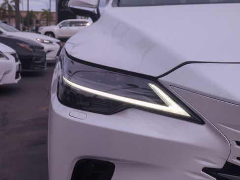 Certified 2025 Lexus RX 350 image 11