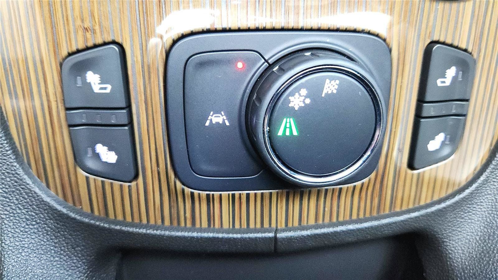 Used 2023 GMC Acadia SLE w/ Driver Convenience Package FWD image 32