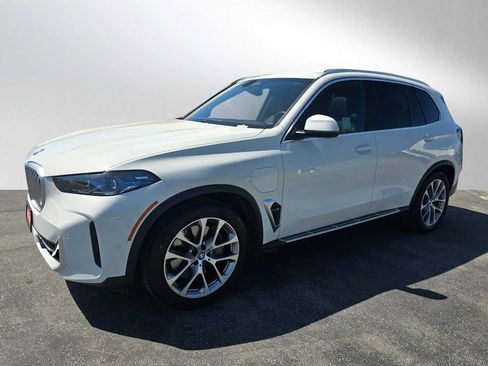Used 2024 BMW X5 xDrive50e AWD/4WD image 7
