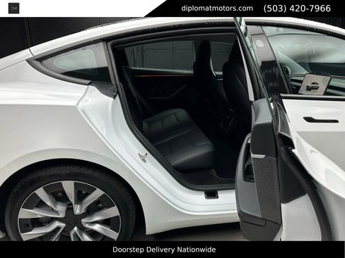 Used 2024 Tesla Model 3 Standard Range image 18