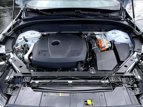 Used 2026 Volvo XC60 T8 Plus w/ Protection Package Premier image 12