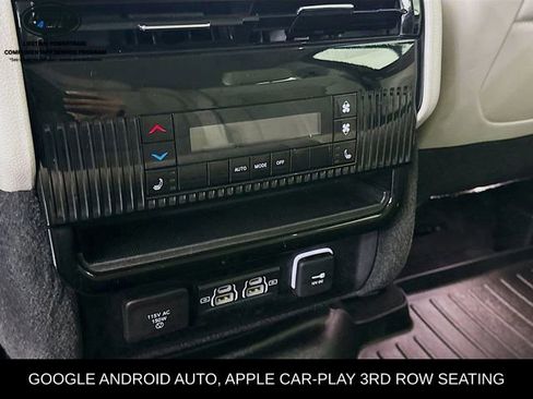 Used 2022 Jeep Wagoneer Series III image 24