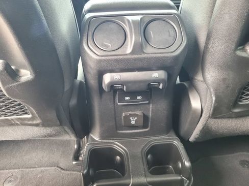 Used 2024 Jeep Wrangler Unlimited Rubicon AWD/4WD image 17