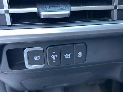 Used 2025 Hyundai Santa Fe SEL FWD image 10