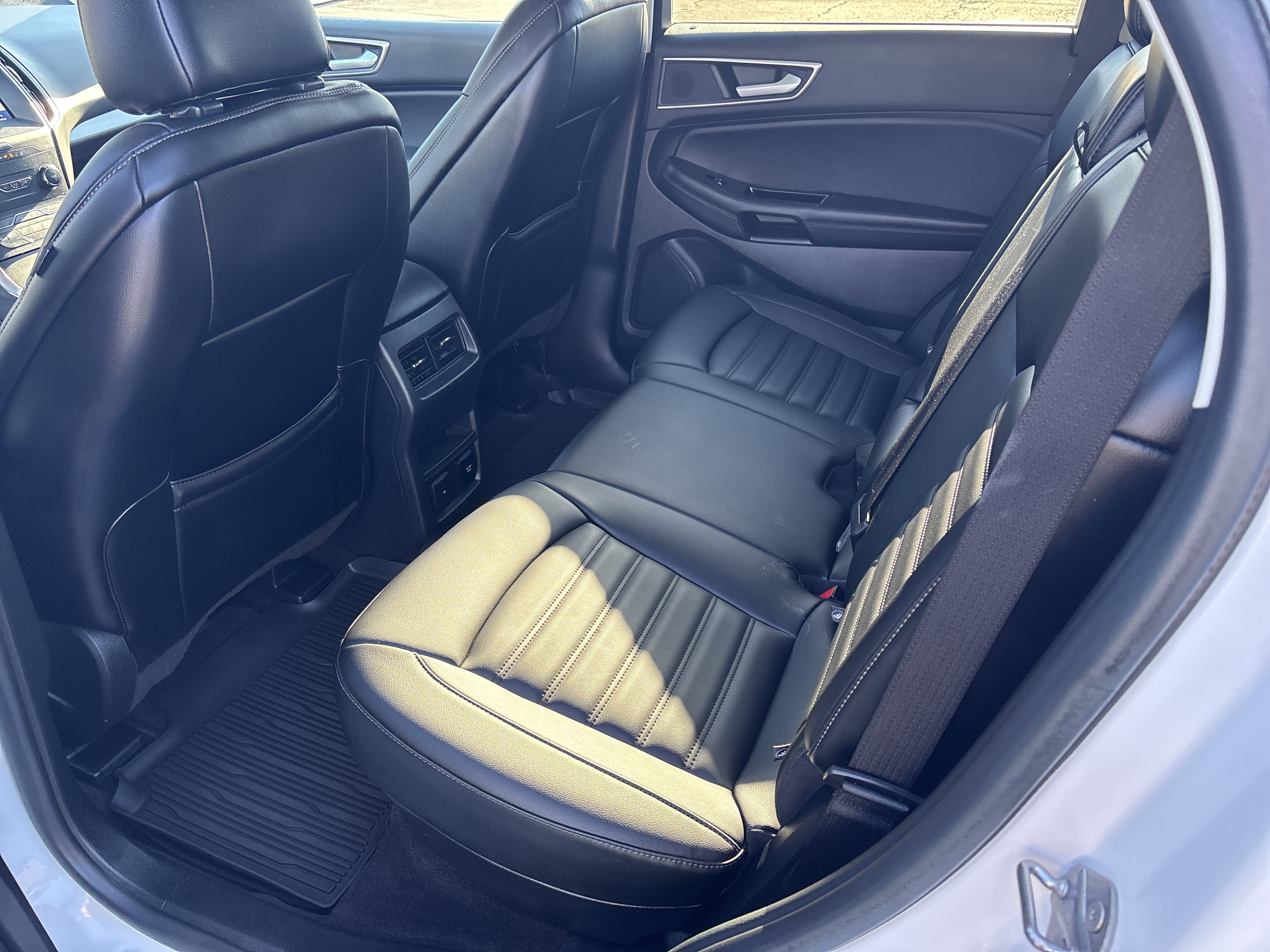 Used 2020 Ford Edge SEL w/ Convenience Package AWD/4WD image 9
