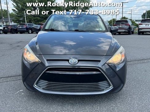Used 2017 Toyota Yaris iA FWD image 2