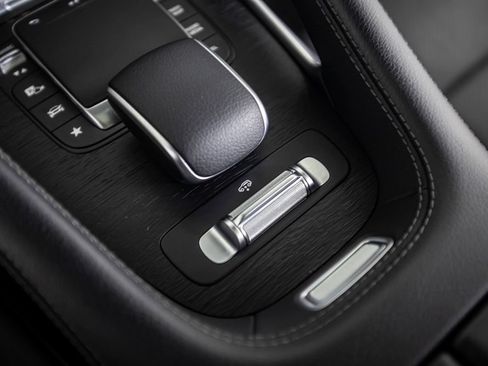 Used 2022 Mercedes-Benz GLS 450 4MATIC image 37