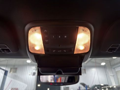 Used 2025 Dodge Durango R/T AWD/4WD image 29
