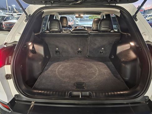 Used 2019 Jeep Cherokee Latitude Plus AWD/4WD image 27