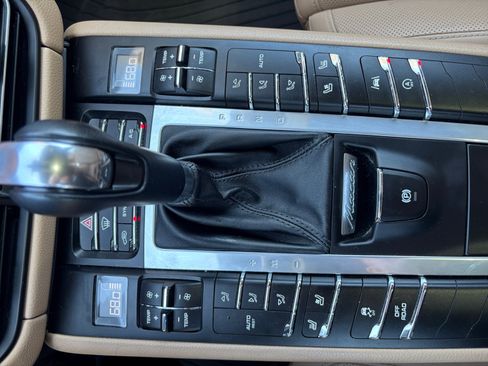 Used 2020 Porsche Macan S image 15