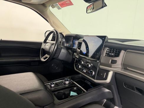 Used 2022 Ford Expedition XLT AWD/4WD image 31