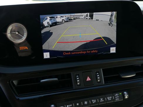 Used 2025 Lexus ES 300h w/ Premium Package image 20