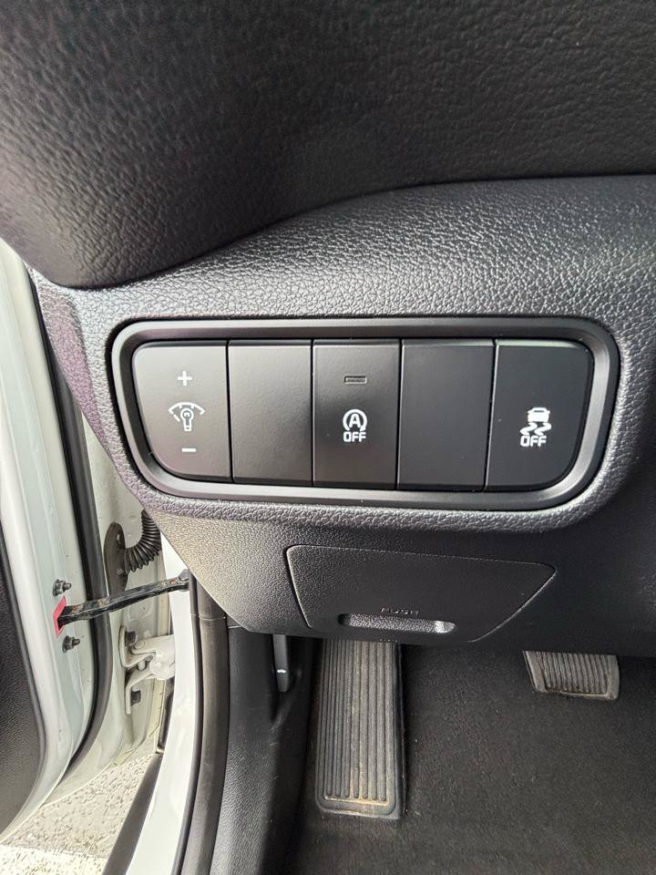 Used 2020 Kia Soul LX FWD image 11