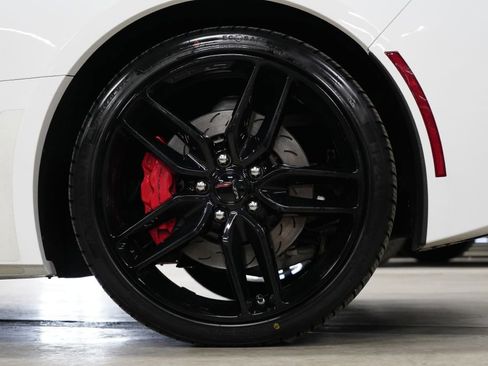 Used 2017 Chevrolet Corvette Stingray Coupe RWD image 43