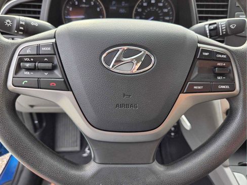 Used 2018 Hyundai Elantra SE FWD image 23