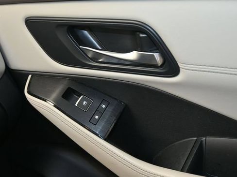 Used 2023 Nissan Rogue SL w/ SL Premium Package FWD image 39