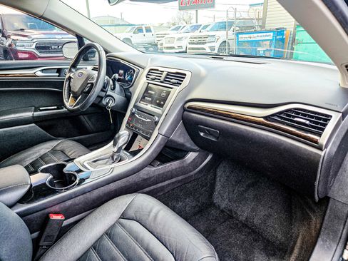 Used 2014 Ford Fusion SE w/ Equipment Group 202A image 12