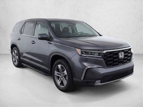 Used 2025 Honda Pilot EX-L image 3