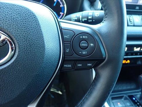 Used 2019 Toyota RAV4 XSE w/ XSE Weather Package AWD/4WD image 17