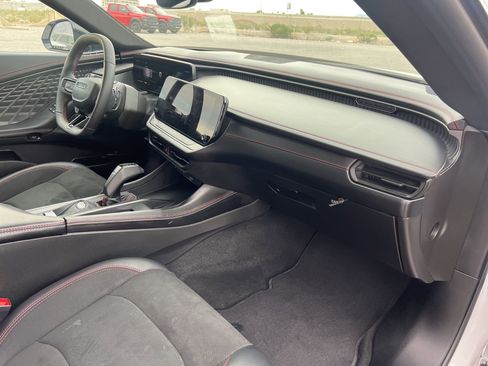 Used 2025 Dodge Charger R/T Scat Pack w/ Track Pack image 17