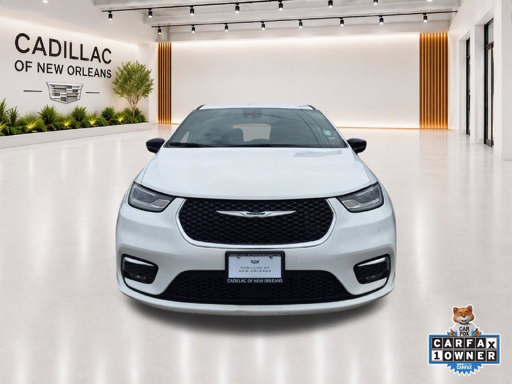 Used 2025 Chrysler Pacifica Select FWD image 2