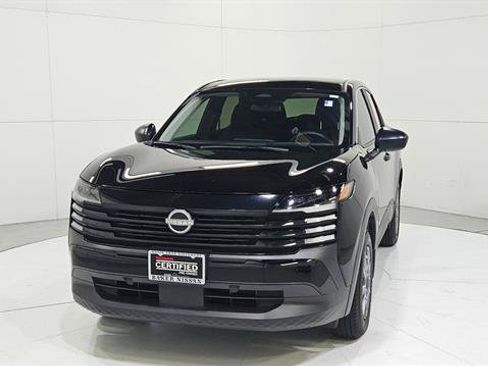 Used 2025 Nissan Kicks S FWD image 2