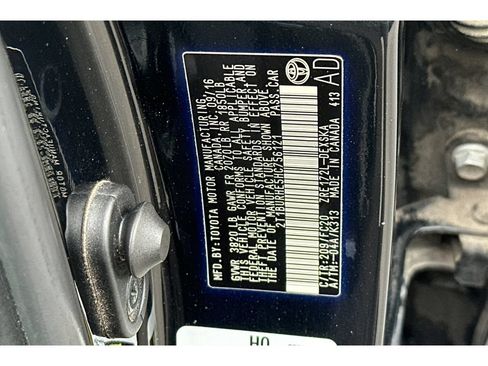 Used 2017 Toyota Corolla SE w/ SE Premium Package FWD image 32