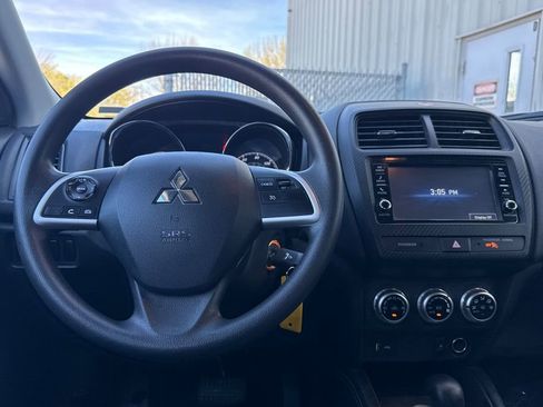 Used 2025 Mitsubishi Outlander Sport ES image 14