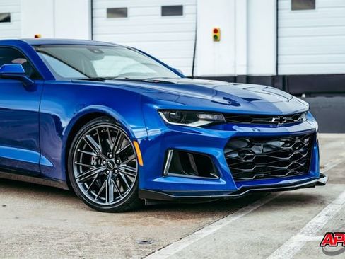 Used 2020 Chevrolet Camaro ZL1 image 48