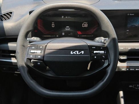 Used 2025 Kia K4 FWD image 14