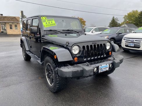 Used 2012 Jeep Wrangler Unlimited Sahara image 3