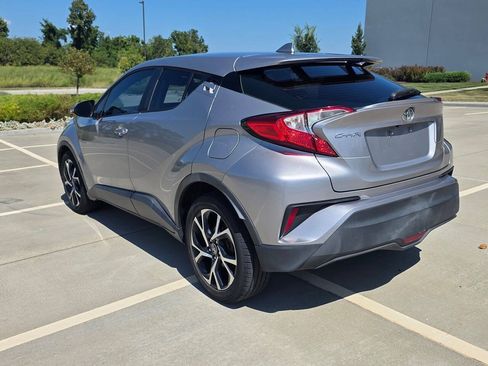 Used 2018 Toyota C-HR XLE FWD image 8