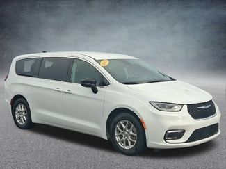Used 2024 Chrysler Pacifica Touring-L FWD video 3