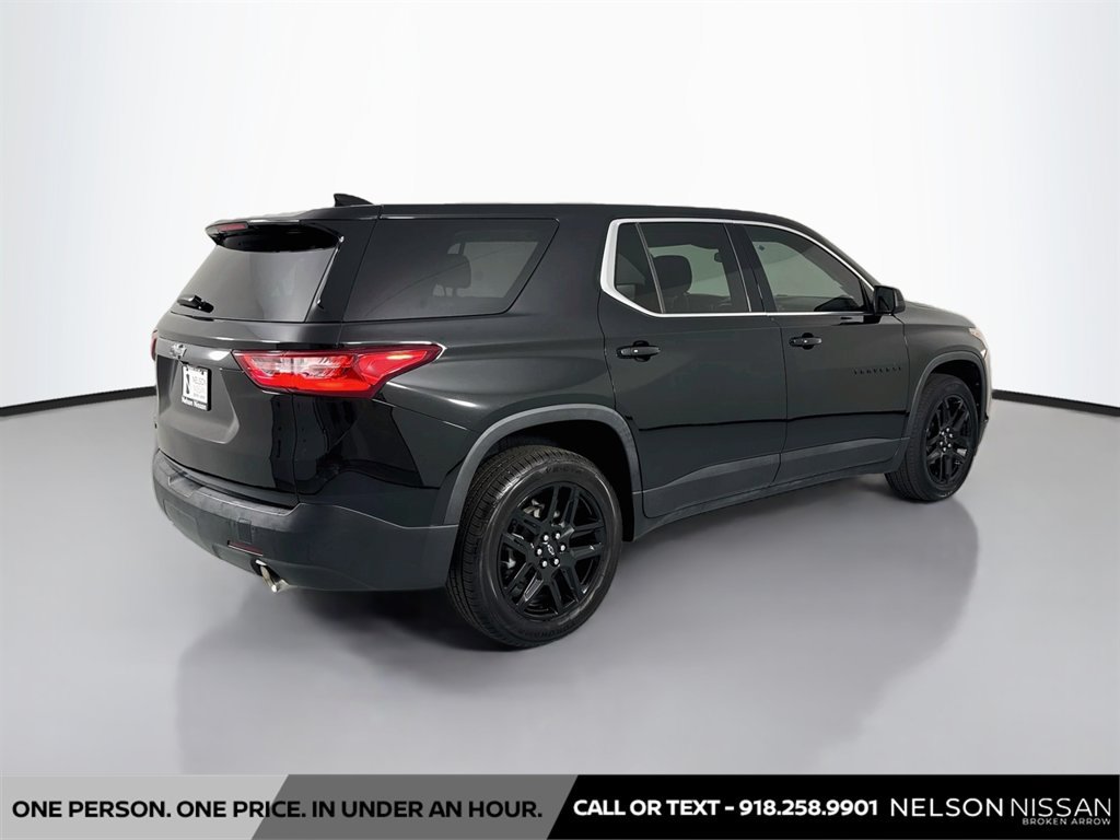 Used 2021 Chevrolet Traverse LS w/ LPO, Blackout Package FWD image 5