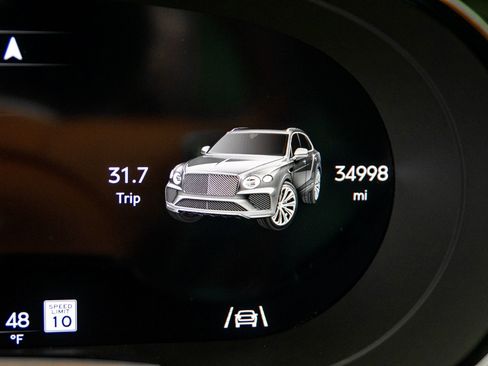 Used 2021 Bentley Bentayga AWD/4WD image 22
