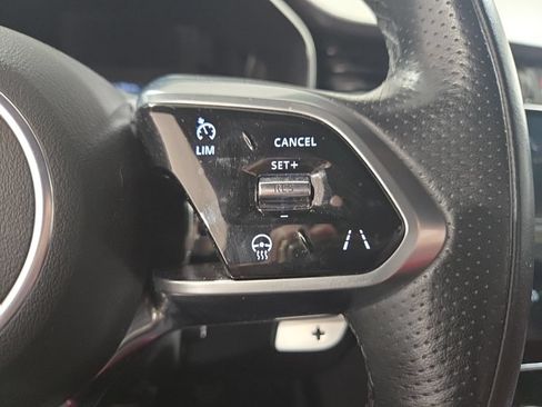 Used 2022 Jaguar XF R-Dynamic SE AWD/4WD image 17