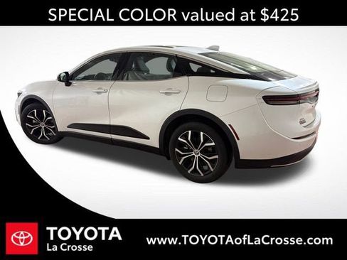 Used 2023 Toyota Crown Limited image 2