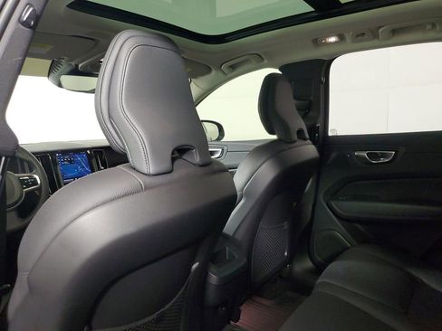 Certified 2023 Volvo XC60 B5 Plus w/ Protection Package Premier image 16