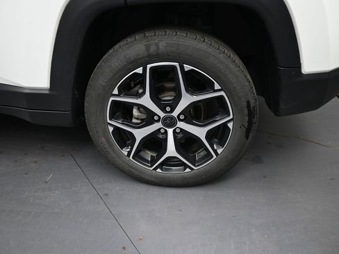Used 2025 Jeep Compass Limited AWD/4WD image 15