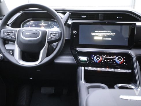 New 2026 GMC Sierra 3500 Denali w/ Technology Package image 21