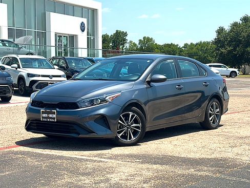 Used 2024 Kia Forte LXS FWD image 2