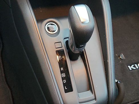 Certified 2025 Nissan Kicks Play S image 14