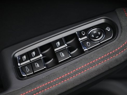 New 2026 Porsche Macan GTS image 23