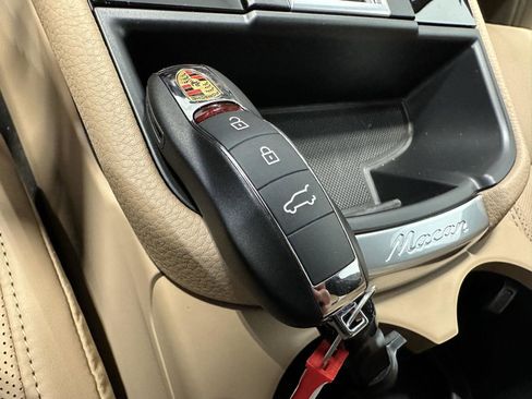 Used 2026 Porsche Macan Turbo image 44