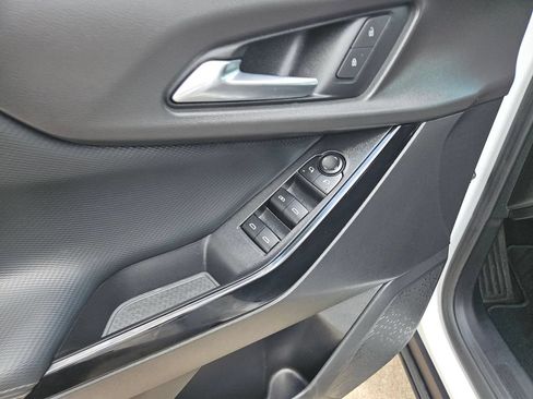 Used 2025 Chevrolet Equinox LT FWD image 15